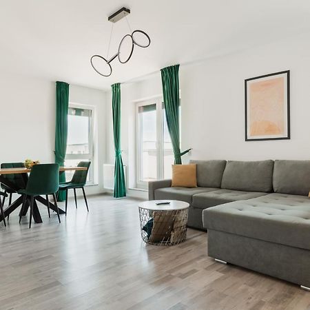 Skylark - Singapore Penthouse With Jacuzzi & Panoramic View Брашов Екстериор снимка